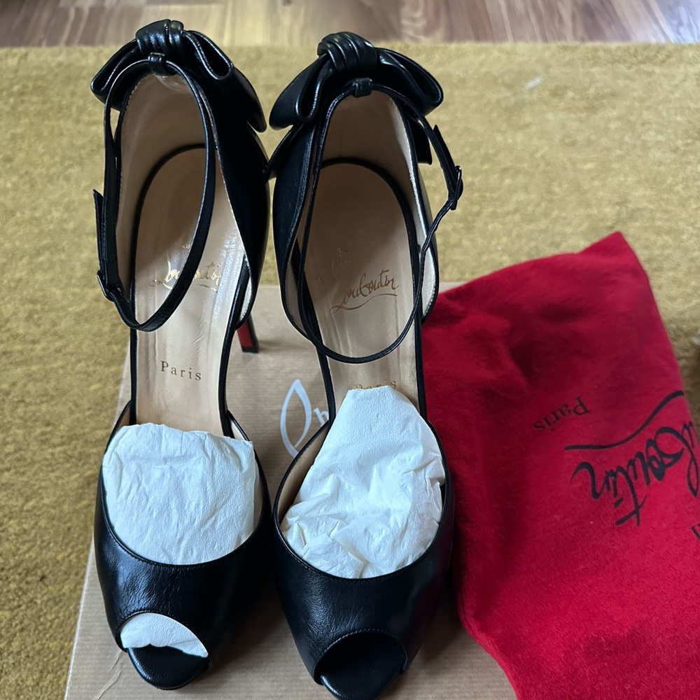 Christian Louboutin Dos Noeud 120 high heels, black leather.
